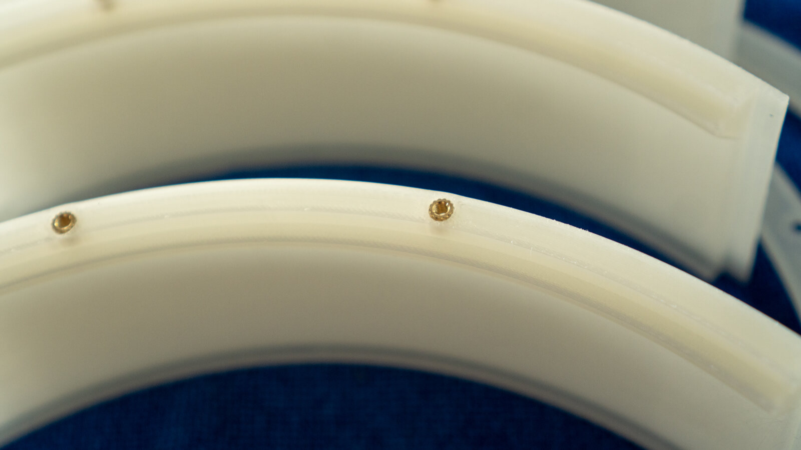 Two wall quarters close up, inserts and the lap at the seam